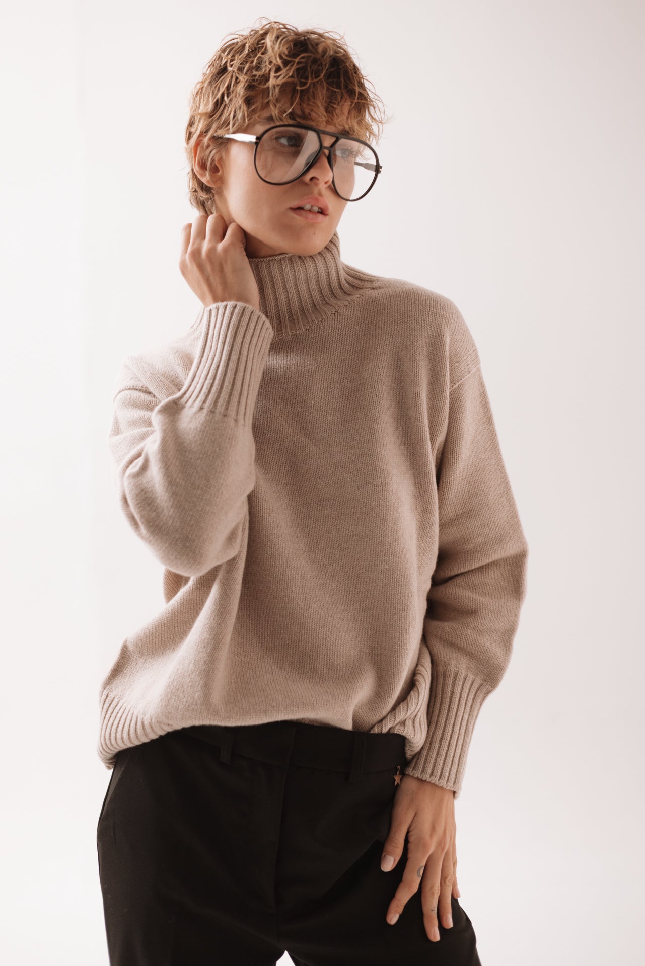 N'HOI - Maglia Sabbia Collo Cratere