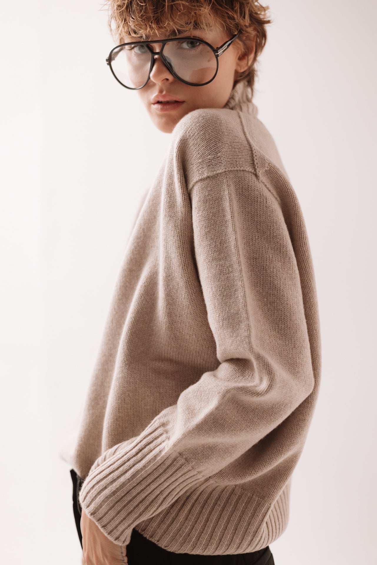 N'HOI - Maglia Sabbia Collo Cratere